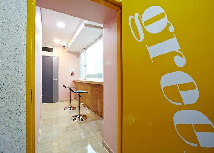 Rainbow Myeongdong Hotel 2*