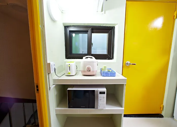 Hotel Rainbow Myeongdong 2*