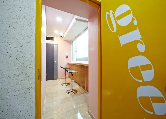 Rainbow Myeongdong Hotel 2*