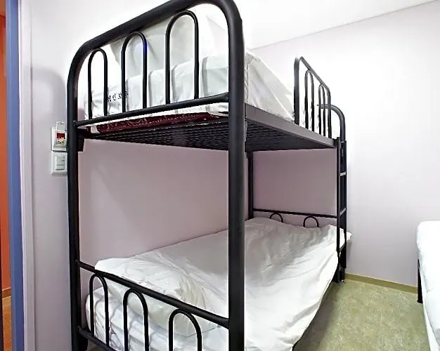 Hotel Rainbow Myeongdong 2*
