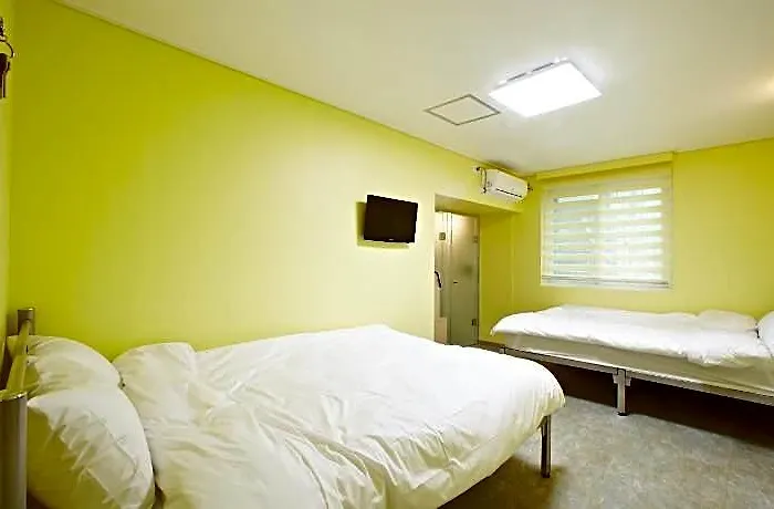 Hotel Rainbow Myeongdong